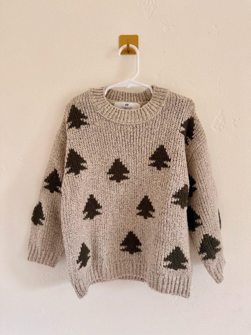 H&M Christmas Tree Jaquard Knit Sweater Size 4-6Y